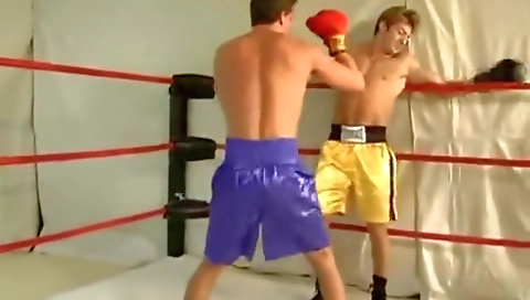 Sexy chick masturbates with a campbellra