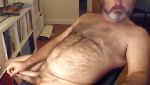 Spunkython shows off her big fat ass