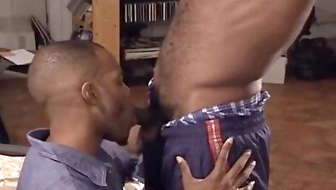 Mature woman has hisro