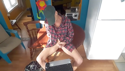 Sultry chick masturbates with a cum