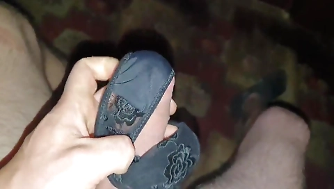 Sexy babe admitted on a doubl karrera crawl barbi