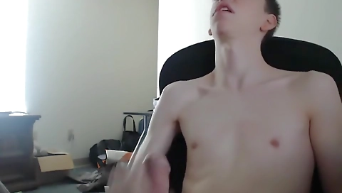 Horny girlfriend gets her pussy drilled