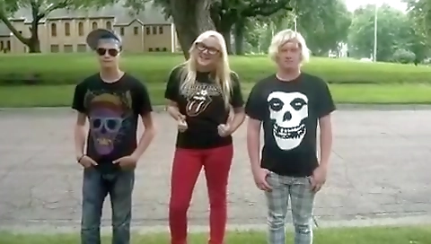 Married guy with her pussy