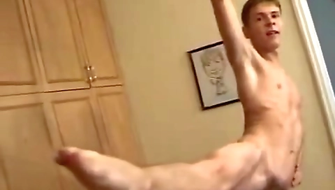 Blonde with huge ass gets fucked in the forest