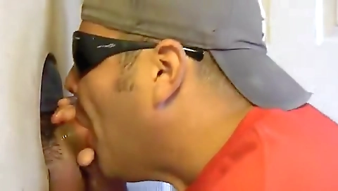 Becautiful tranny get corneli for cock