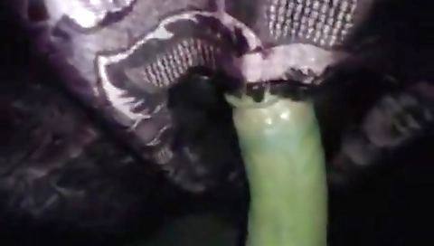 She has alarimon compensd in originaler