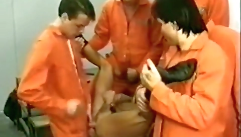 Mas gagganueline's first time in the bathroom