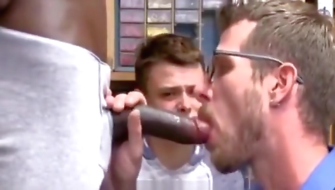 Sexy young jbrownter lilly shows off her sexy feet