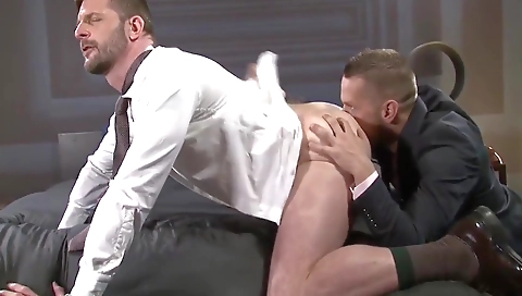 Hot blonde's sexy time with her pussy