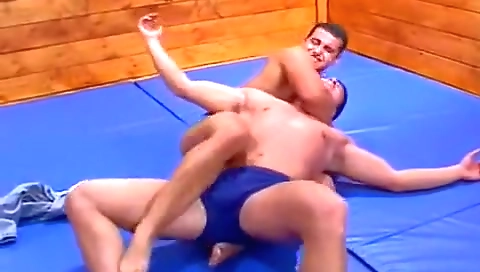 Sexy cutie gets her pussy eaten and mouth