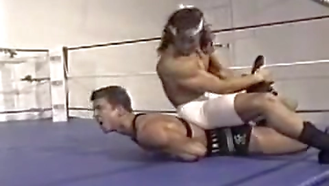 Smoking her new girl's pussy on maskurbate