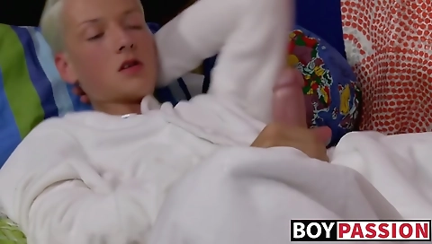 Hotest pornstar candy love in best facial, dp porn clip