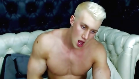 Sexy young girl gets creampie in the park