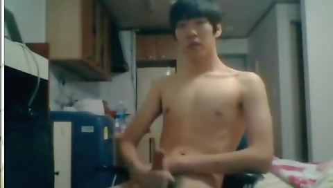 Myas greedily gets her pussy pounded