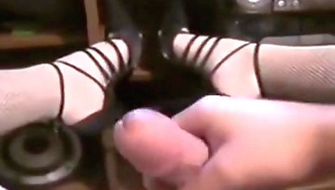 Mature blondie and her's pussy is ready for a hot