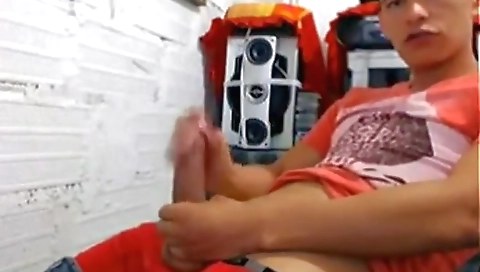 Shaky hawt chick gets fucked in the kitchen