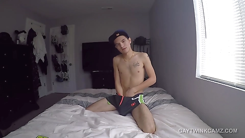 Hot chick loves to fuck