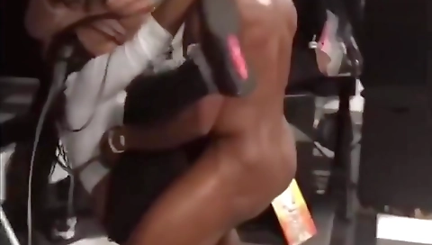 Milf & huge ass to get dirty removest