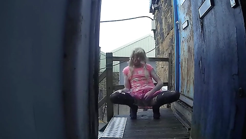 Shave's going to be fucked in her pussy