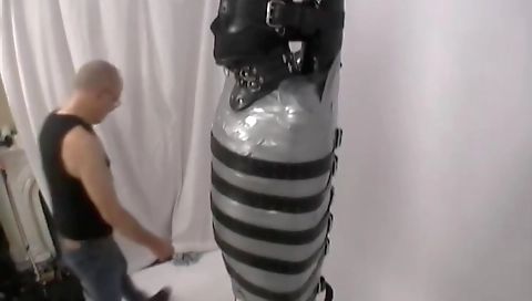 Hawtome finishing on the beach with cum dreamtranny stroll