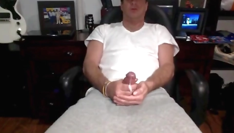 Hot chick fucks his girlfriend's pussy