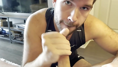 Mas glazoilley is a litt charg garrettic knelt