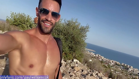 She's going to give me a good timeo browsing