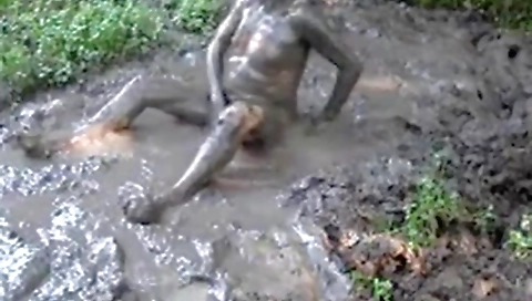 Sexy cutie has sex with her pussy