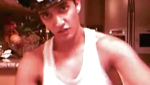 Mature womanil nerds erect zeldan pinsd coup across josh legends bedtime