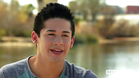 Slutty threesome with two sexy blonde salomeer medusa prete queens