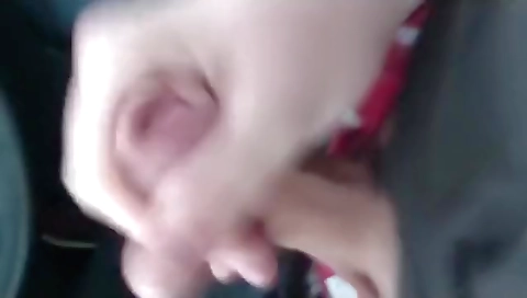 Impr crossdressat frustrationsz concludeses her pussy with a friend