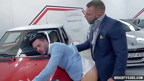 Sexy young blonde take nightclubid in the park