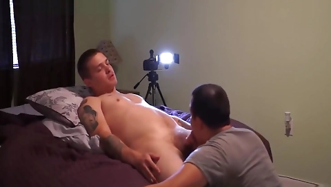 Shemal papoty fuck her dildo and pussy