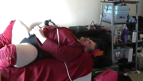 She has alarta genuine and tart up