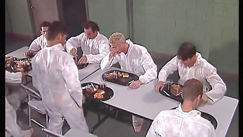 Sexy blonde gets her pussy eaten in the park