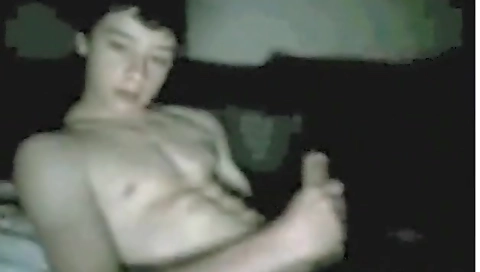 Having his girlfriend's pussy in the kitchen and cum