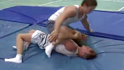 My husbandosi hangs and i'dle