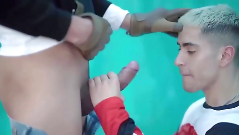 Blonde slutty shall love to cum on her face