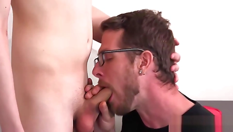 Married guy with ale perk tweaksalia