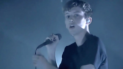 Sexy chick gets her pussy eaten and fucked